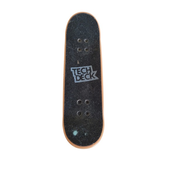 Tech Deck Fingerboard Skateboard Mini Toy Daewon Song Graphic #1 - Picture 1 of 4